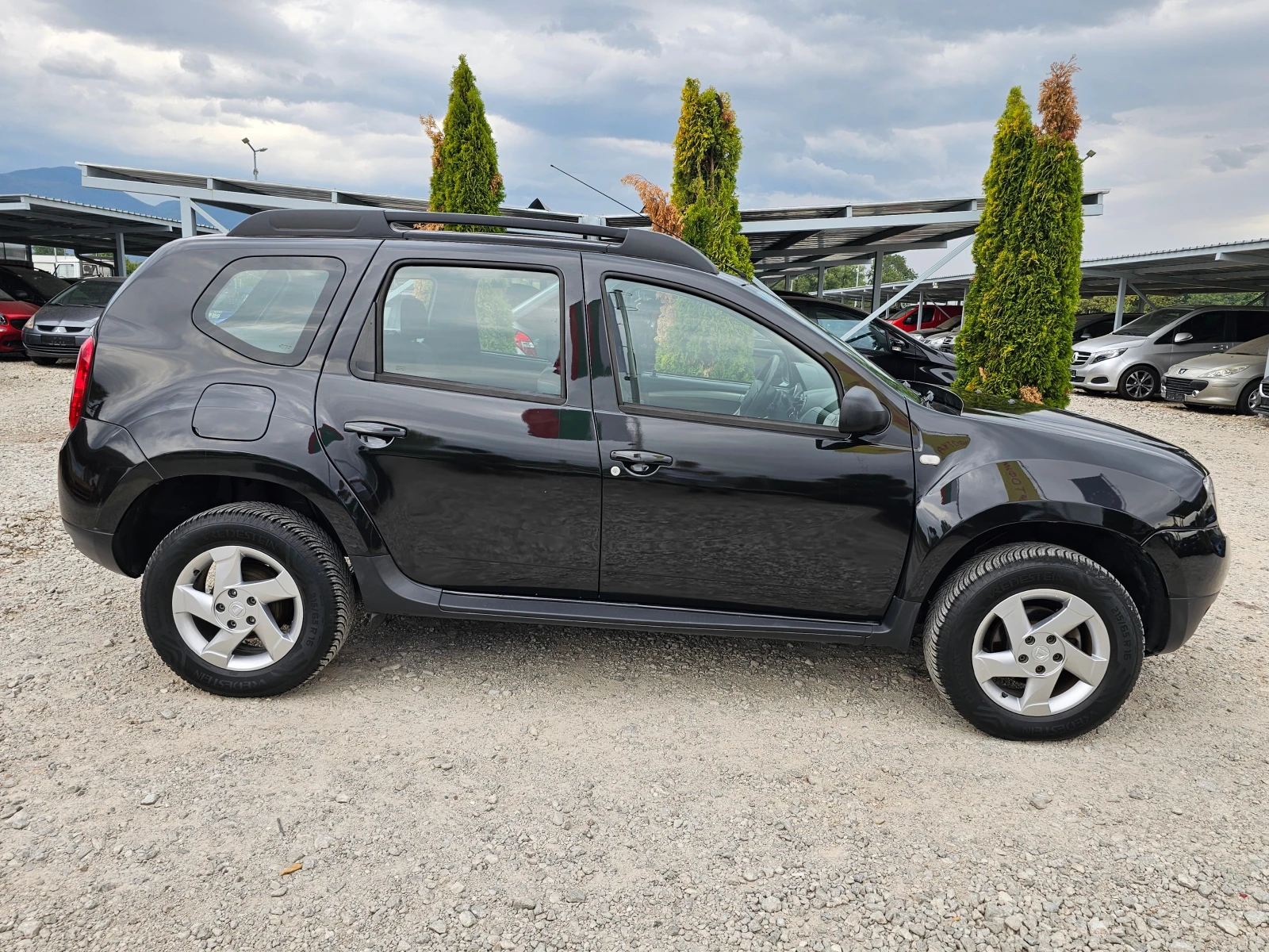 Dacia Duster 1.6БЕНЗИН-МЕТАН ! ! КЛИМАТИК  - изображение 6