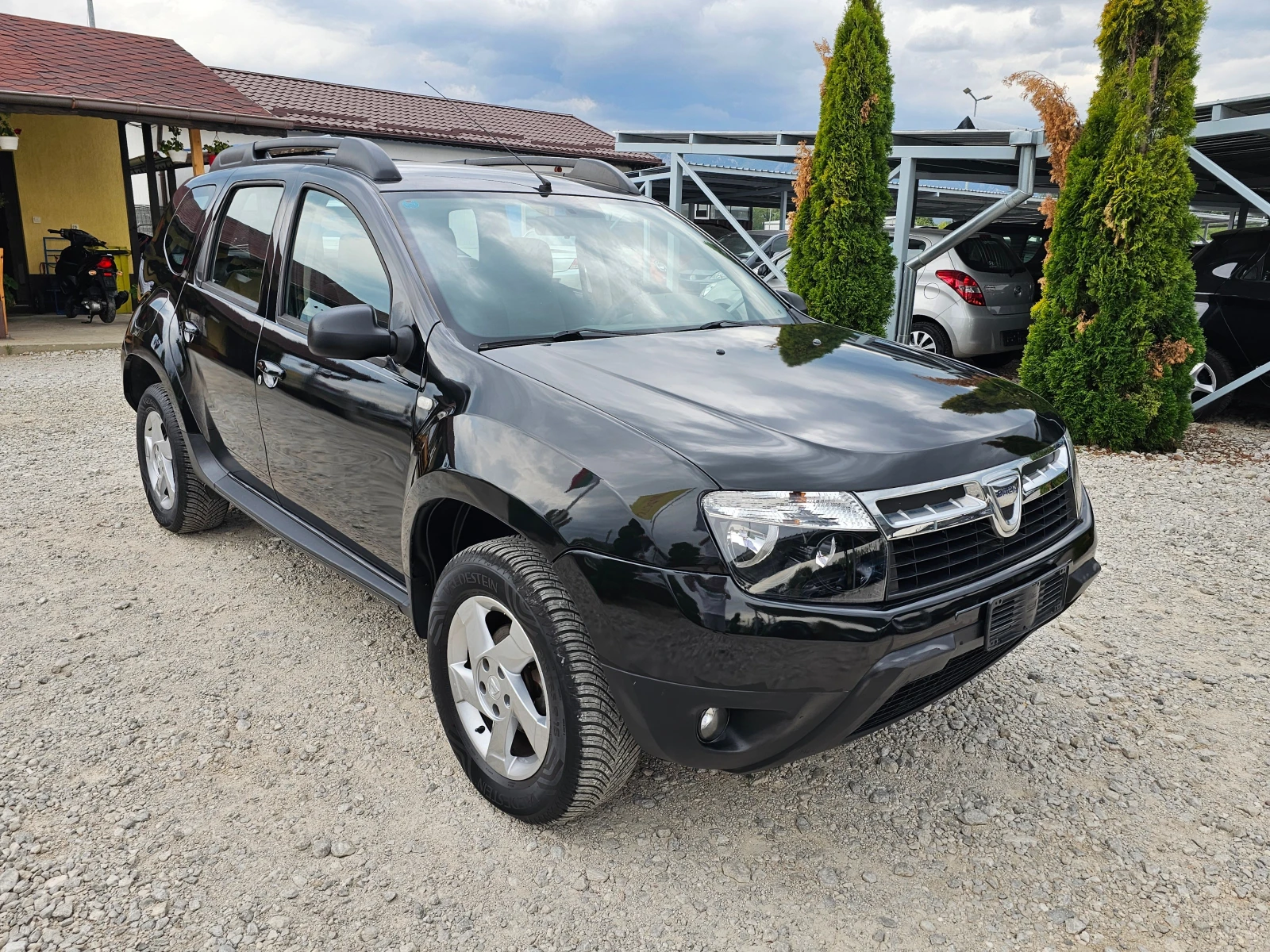 Dacia Duster 1.6БЕНЗИН-МЕТАН ! ! КЛИМАТИК  - изображение 7