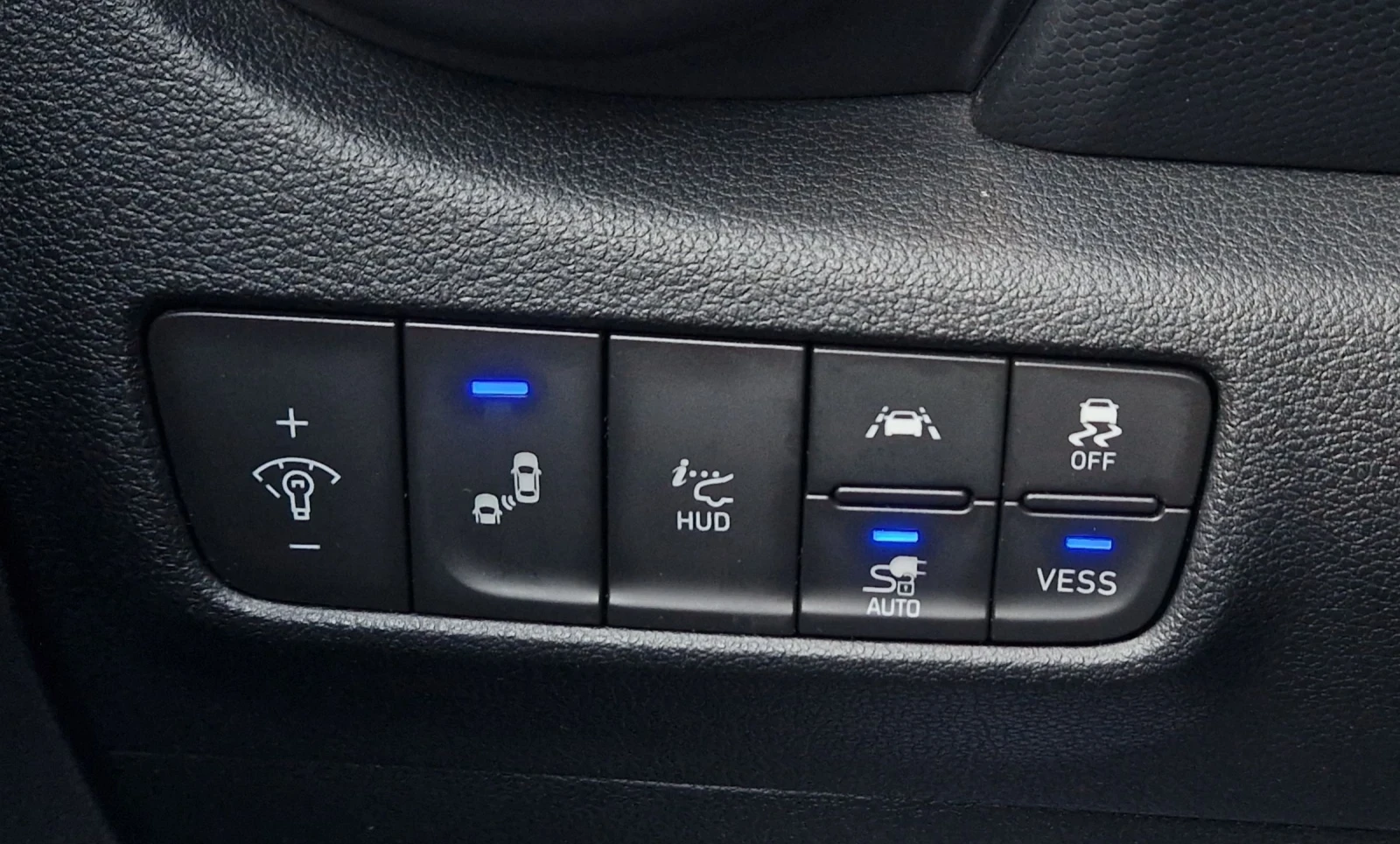 Hyundai Kona 64KWh/Premium/SOH100%, снимка 14 - Автомобили и джипове - 54297859