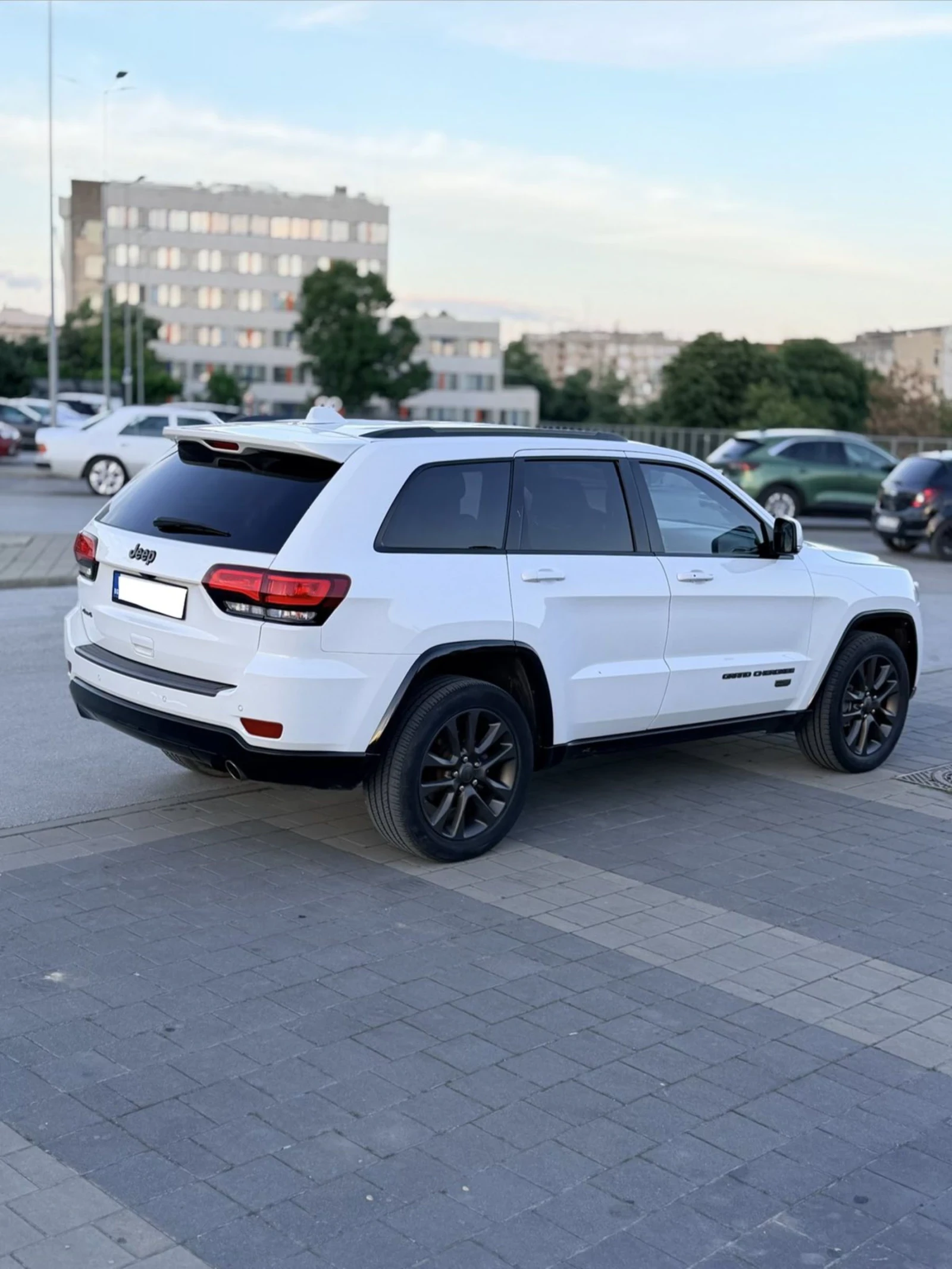 Jeep Grand cherokee 3.6 ГАЗ - 75 anniversary edition 