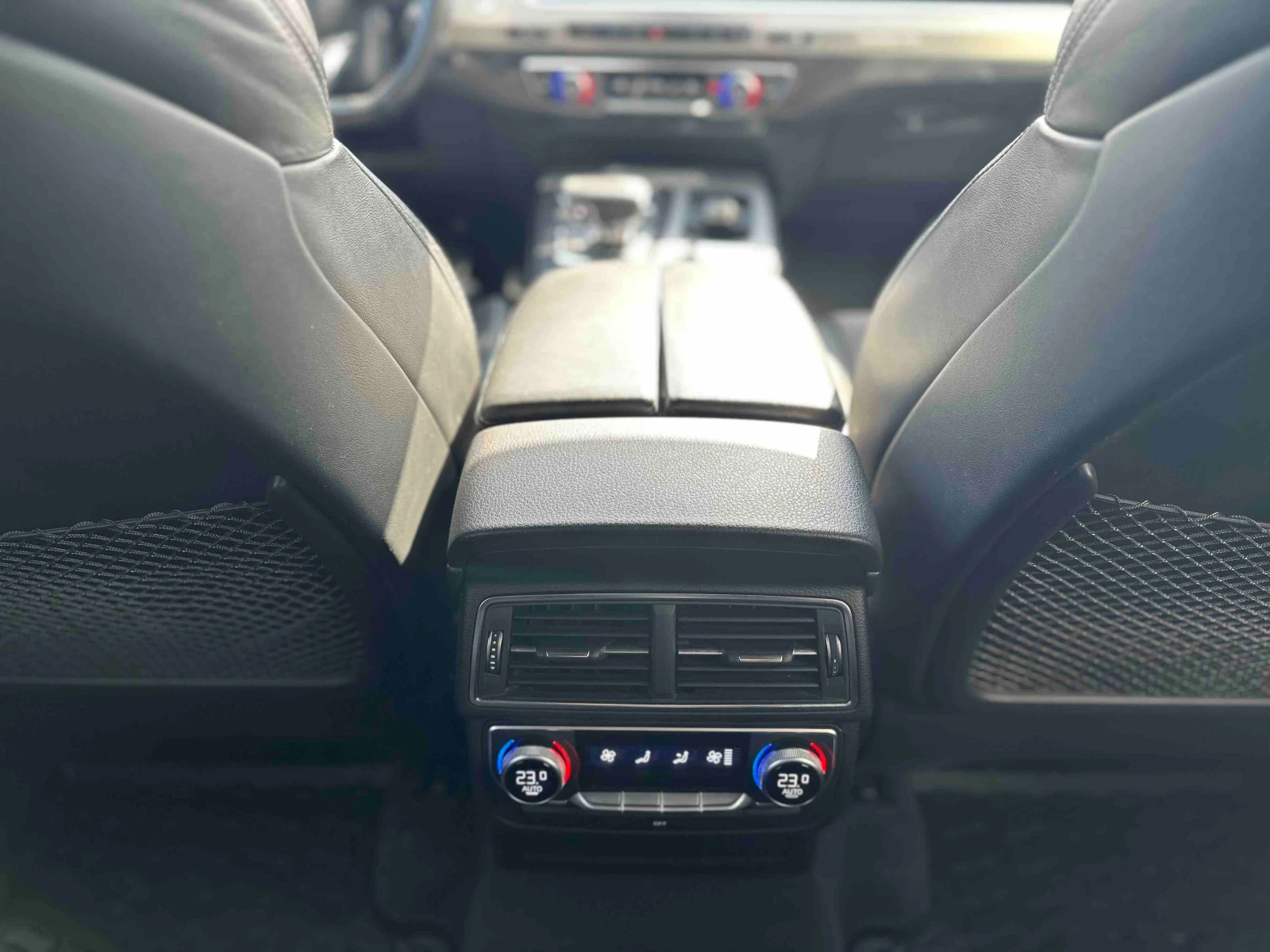 Audi Q7 S-LINE 3.0 TDI * Matrix LED * Заден Завиващ мост, снимка 11 - Автомобили и джипове - 54955581