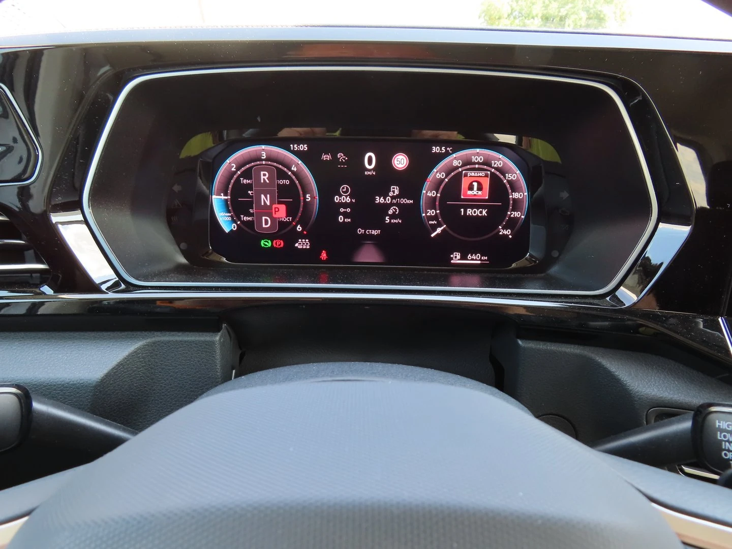 VW T-Roc, снимка 15 - Автомобили и джипове - 55842590