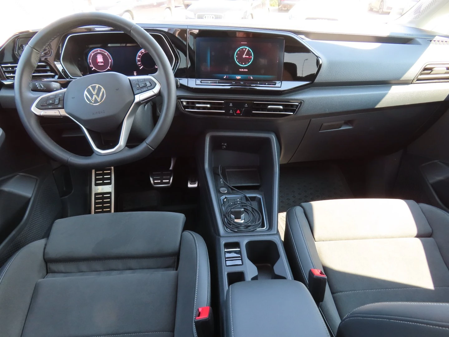 VW T-Roc, снимка 10 - Автомобили и джипове - 55842590