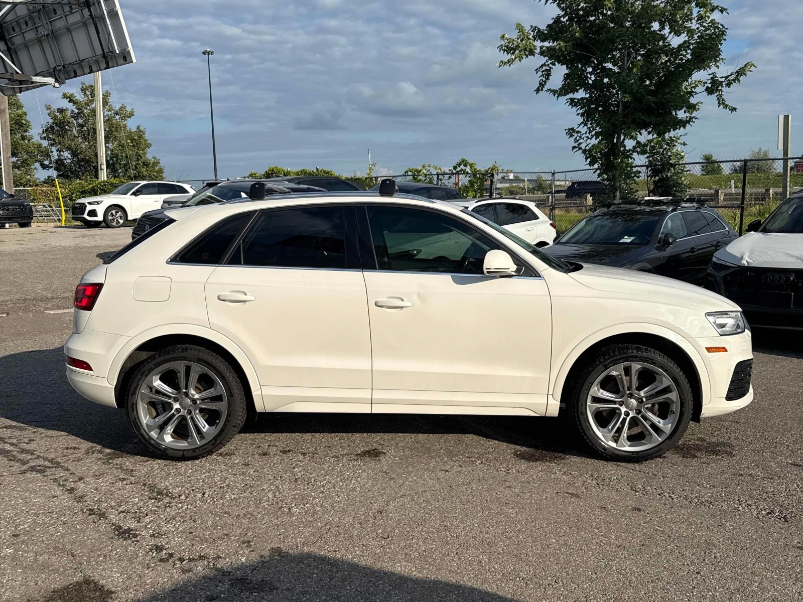 Audi Q3 * Progressiv * АВТОКРЕДИТ БЕЗ ПЪРВОНАЧАЛНА ВНОСКА, снимка 4 - Автомобили и джипове - 55844108