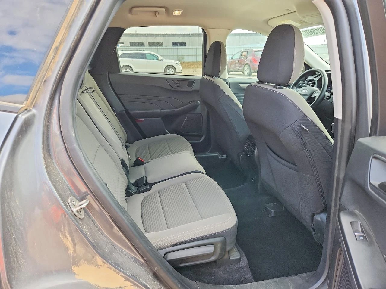 Ford Escape 1.5l Se, снимка 11 - Автомобили и джипове - 56225840