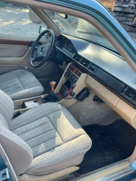 Mercedes-Benz 124, снимка 10