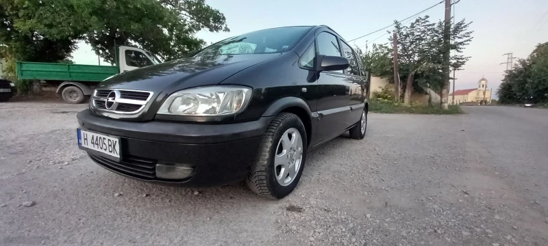 Opel Zafira 1.8 16V Газ, снимка 4 - Автомобили и джипове - 47348996