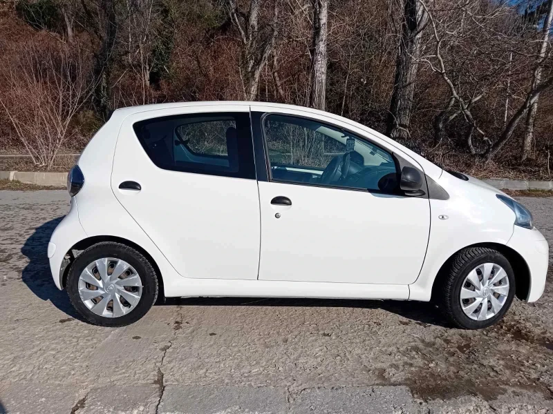 Toyota Aygo, снимка 6 - Автомобили и джипове - 48854221