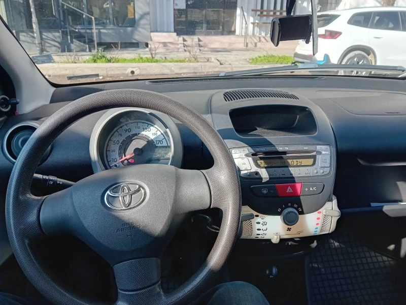 Toyota Aygo, снимка 4 - Автомобили и джипове - 48854221