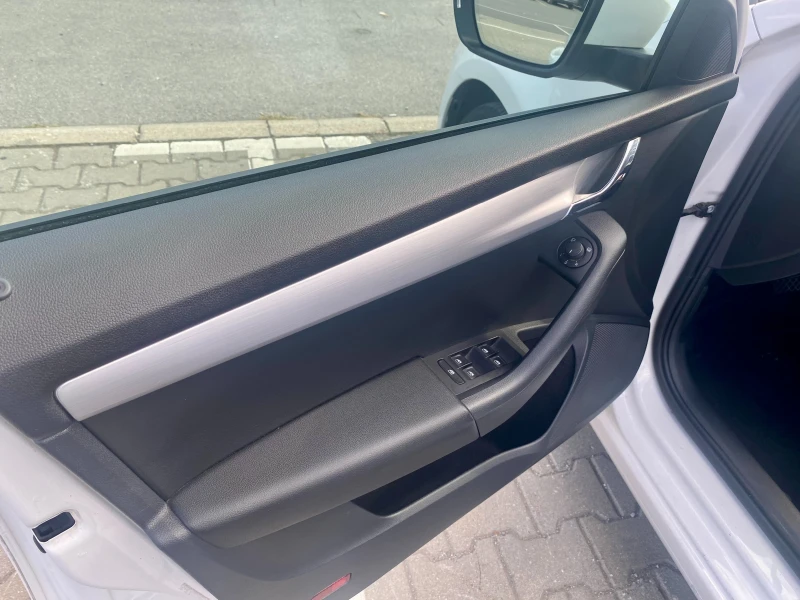 Skoda Octavia 1.6TDI AUTOMATIC 7DSG 197 лева месечна вноска, снимка 13 - Автомобили и джипове - 51289674