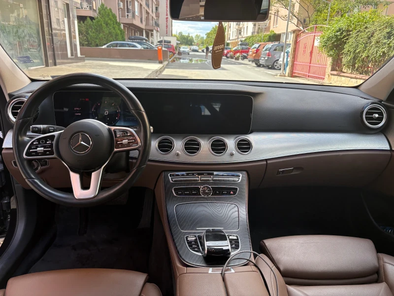 Mercedes-Benz E 300, снимка 9 - Автомобили и джипове - 52098737