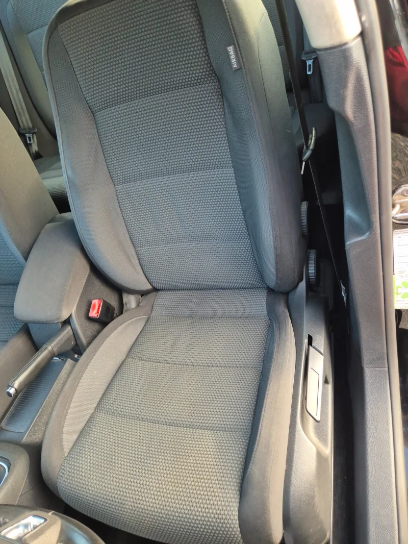 VW Golf 1.6TDI 105к.с., снимка 7 - Автомобили и джипове - 51712925