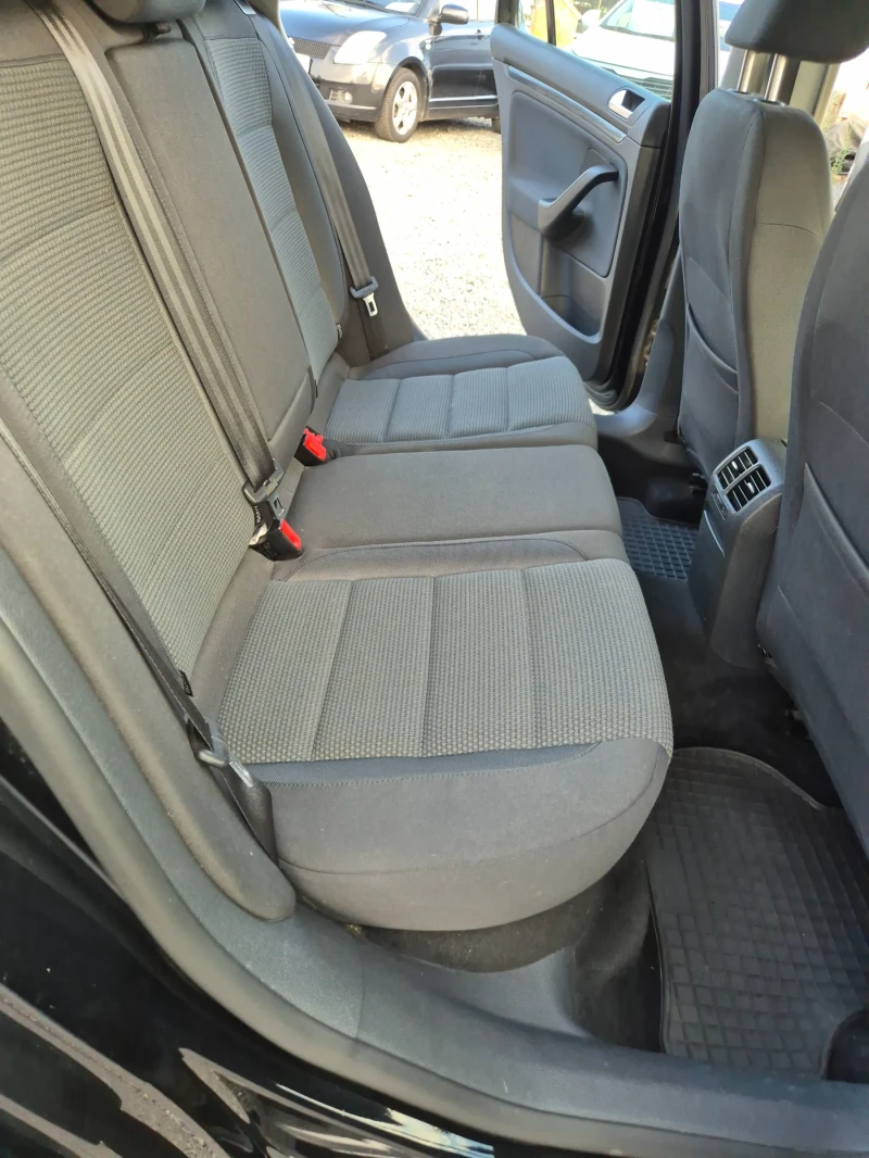 VW Golf 1.6TDI 105к.с., снимка 9 - Автомобили и джипове - 51712925