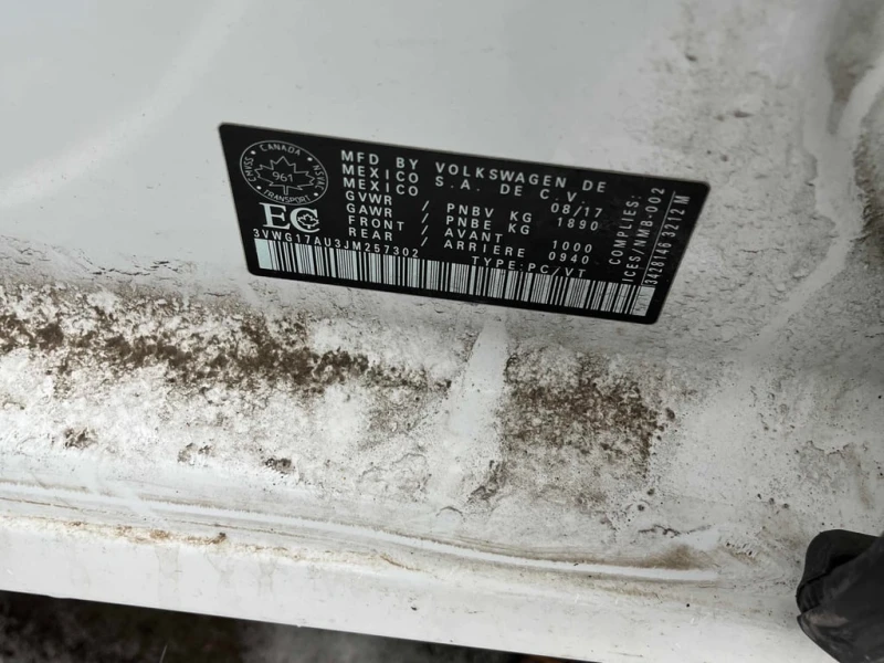 VW Golf 2018 5 door Auto * CARFAX * БЕЗ ПЪРВОНАЧАЛНА ВНОСК, снимка 11 - Автомобили и джипове - 52943505