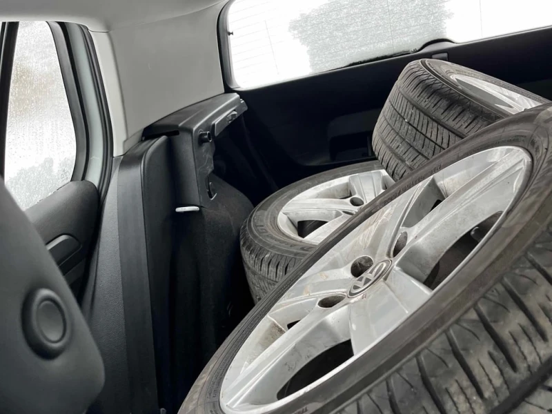 VW Golf 2018 5 door Auto * CARFAX * БЕЗ ПЪРВОНАЧАЛНА ВНОСК, снимка 12 - Автомобили и джипове - 52943505