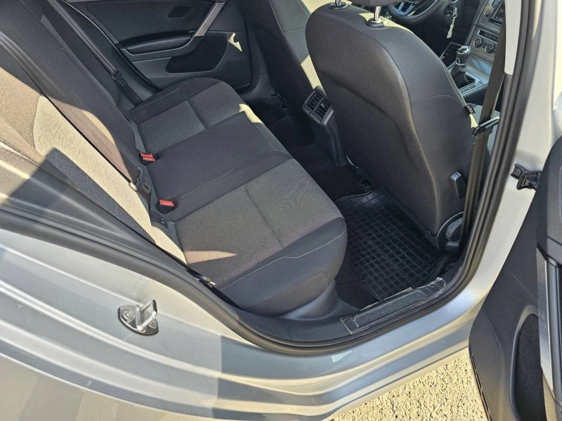 VW Golf 1.6 TDI , снимка 7 - Автомобили и джипове - 53332450