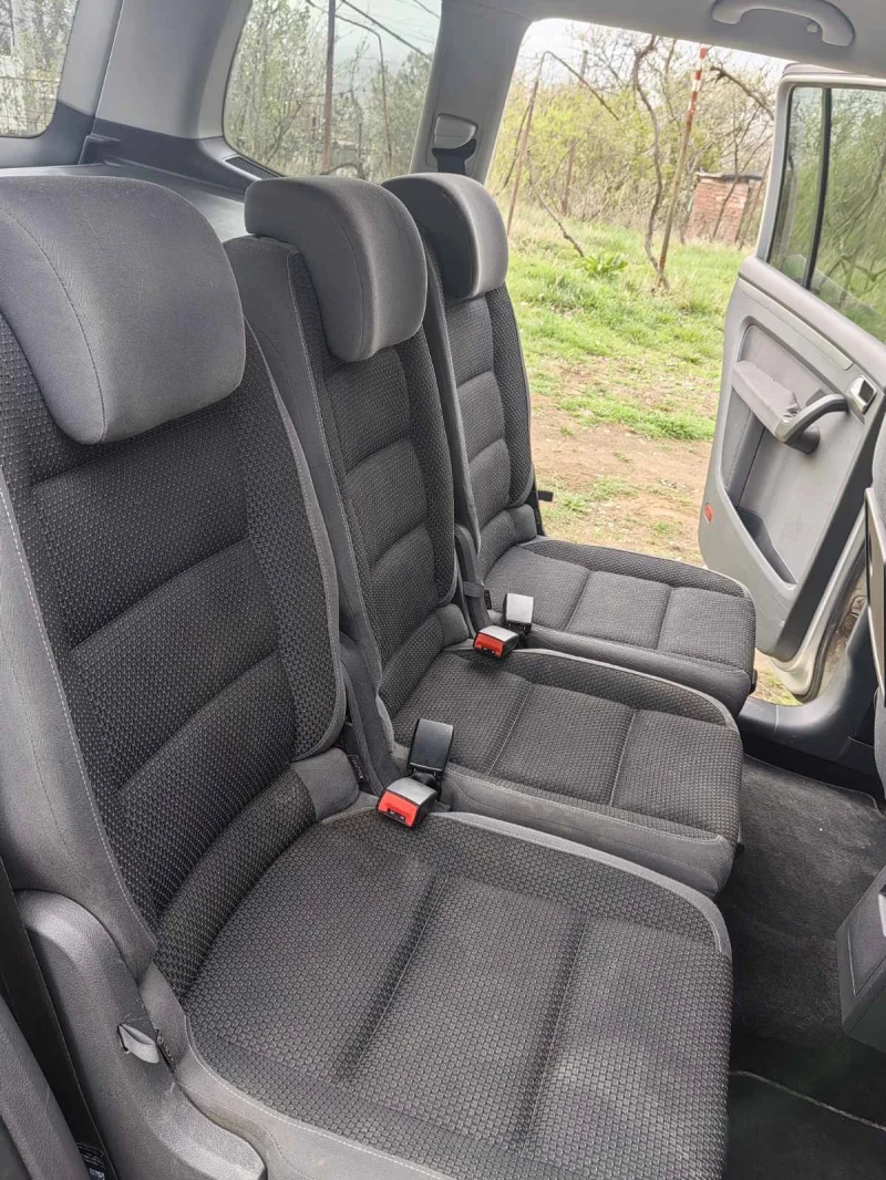 VW Touran, снимка 15 - Автомобили и джипове - 53585530