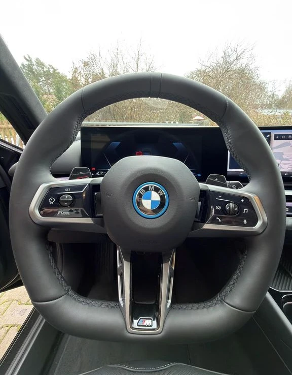 BMW 550 e xDrive M-Sport, снимка 6 - Автомобили и джипове - 54560050