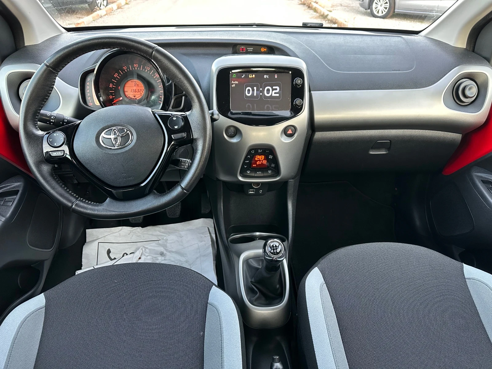 Toyota Aygo 1.0i / Euro6 / NAVI / Keyless  - изображение 6