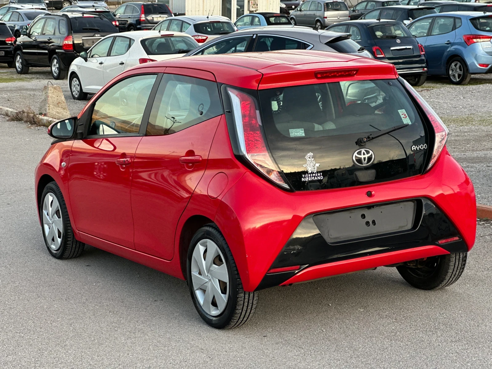 Toyota Aygo 1.0i / Euro6 / NAVI / Keyless  - изображение 5