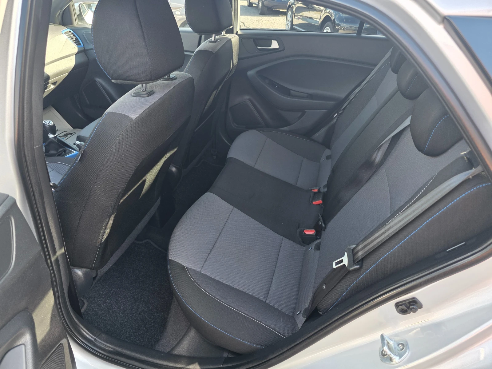 Hyundai I20 1.2i passion led euro6 като нов - изображение 10