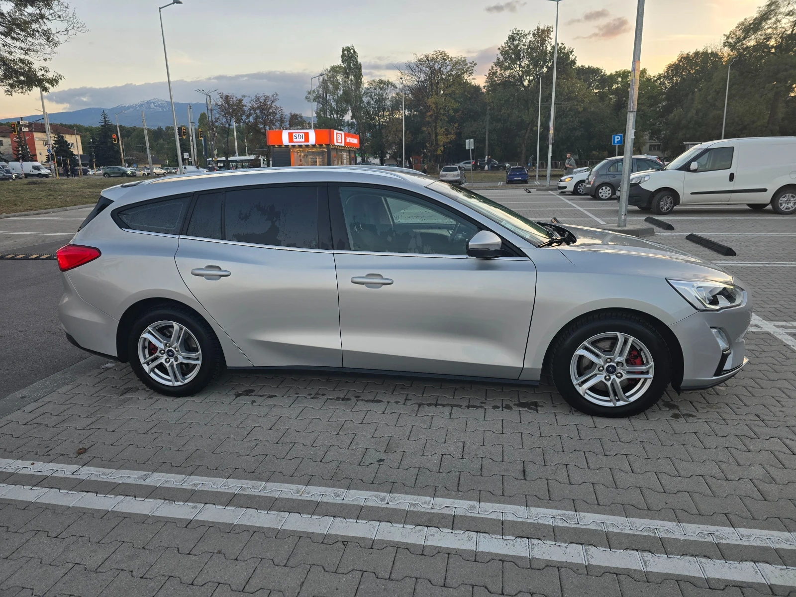 Ford Focus Keyless, Ambient, Wifi Android auto/CarPlay - изображение 3