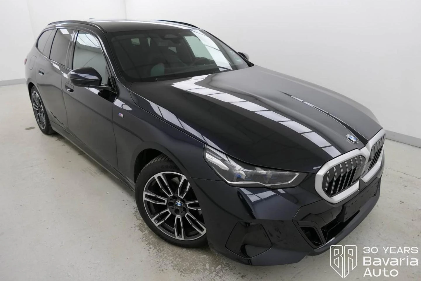 BMW 520 i Touring M Sport Paket Steptronic - изображение 4