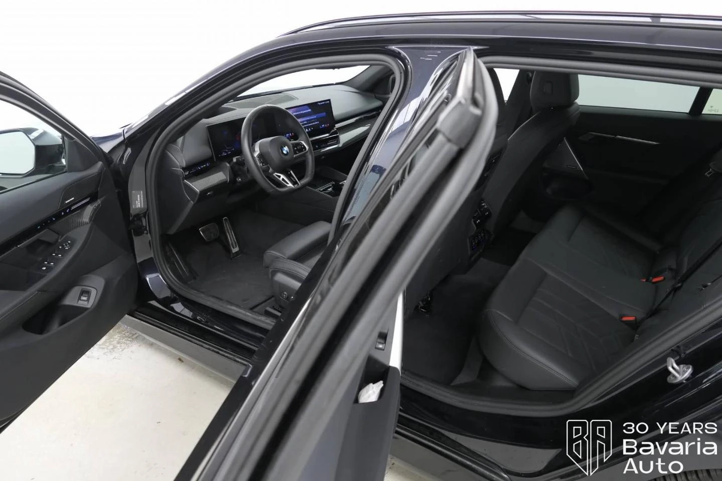 BMW 520 i Touring M Sport Paket Steptronic - изображение 5