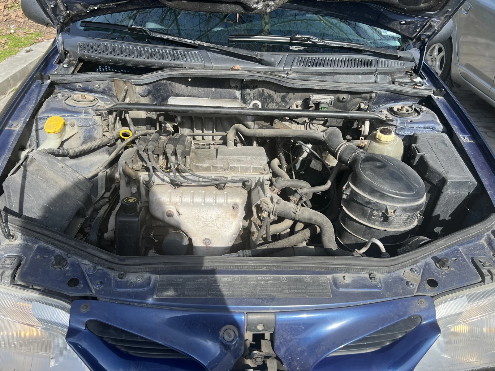 Renault Megane 1.6 - изображение 7