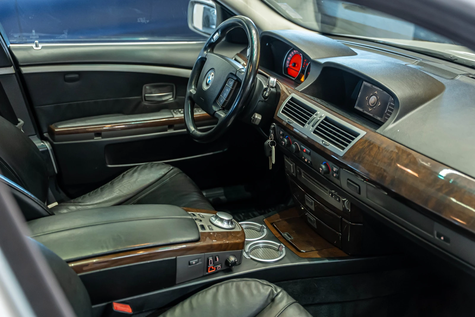 BMW 735 i, снимка 12 - Автомобили и джипове - 53765572