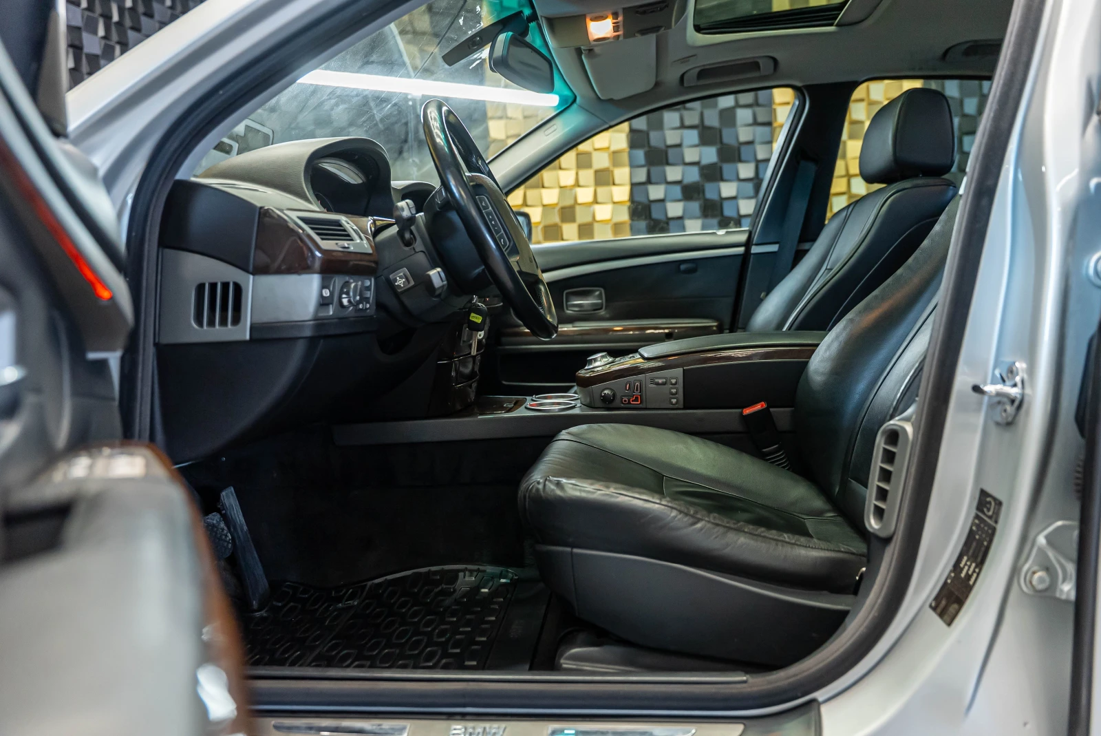 BMW 735 i, снимка 6 - Автомобили и джипове - 53765572