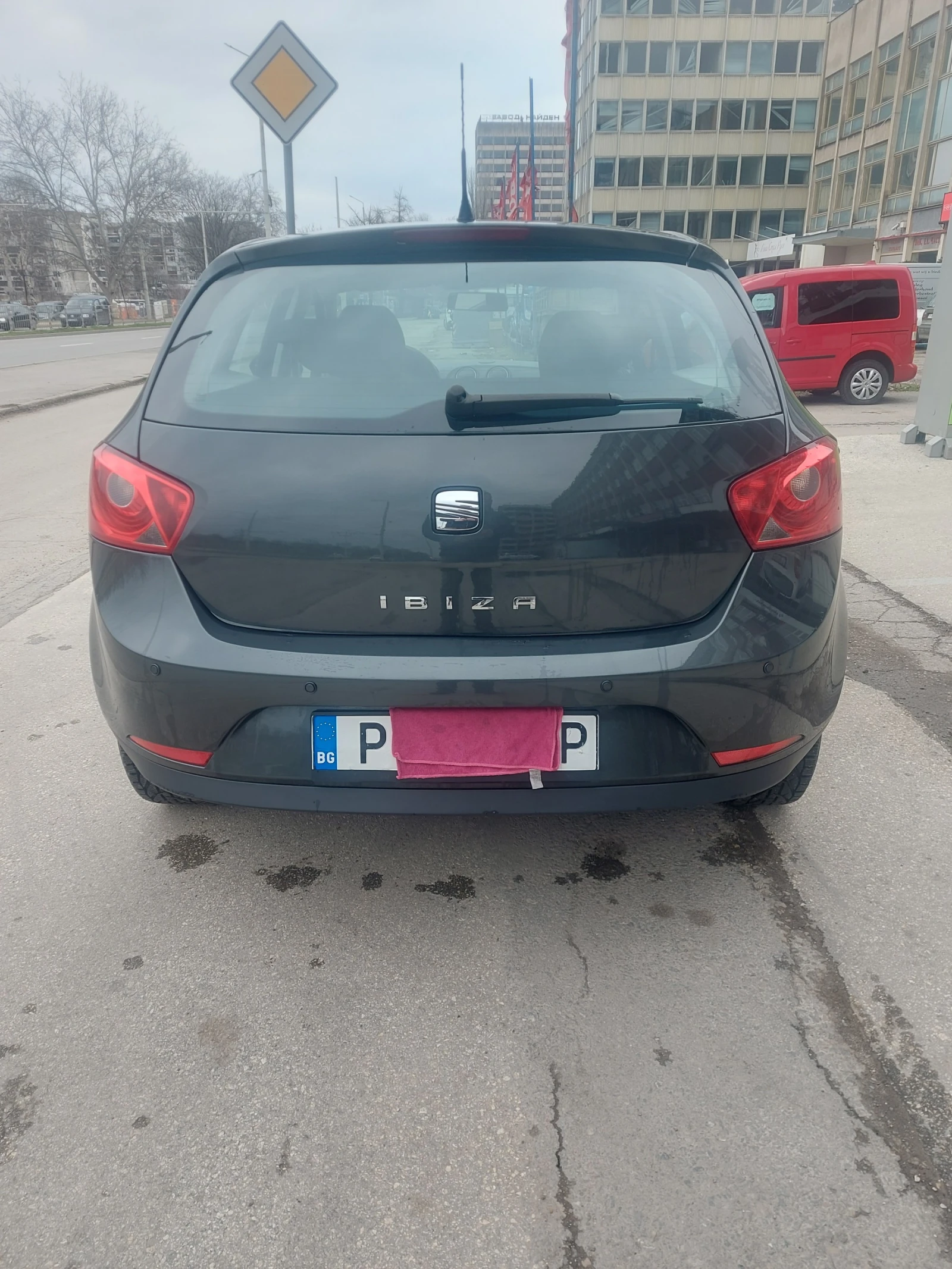Seat Ibiza, снимка 2 - Автомобили и джипове - 54173087