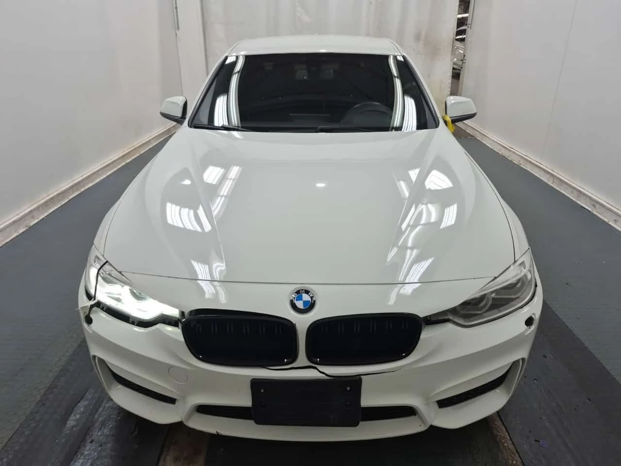 BMW 330 * 330I XDRIVE * CARFAX * ЦЕНА ДО БГ, снимка 4 - Автомобили и джипове - 54205359