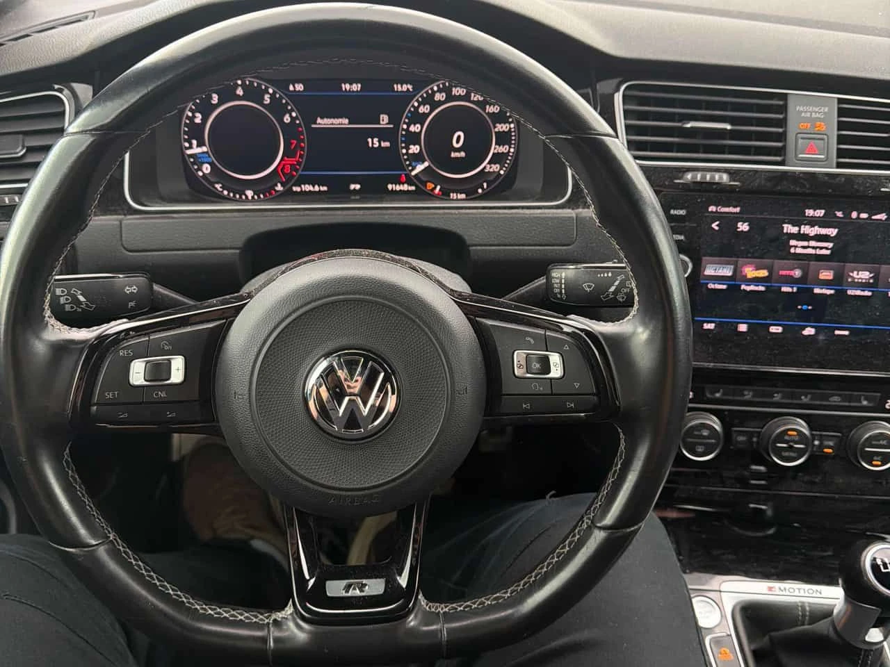VW Golf R 5 door Manual | LED | NAVI , снимка 11 - Автомобили и джипове - 54971160