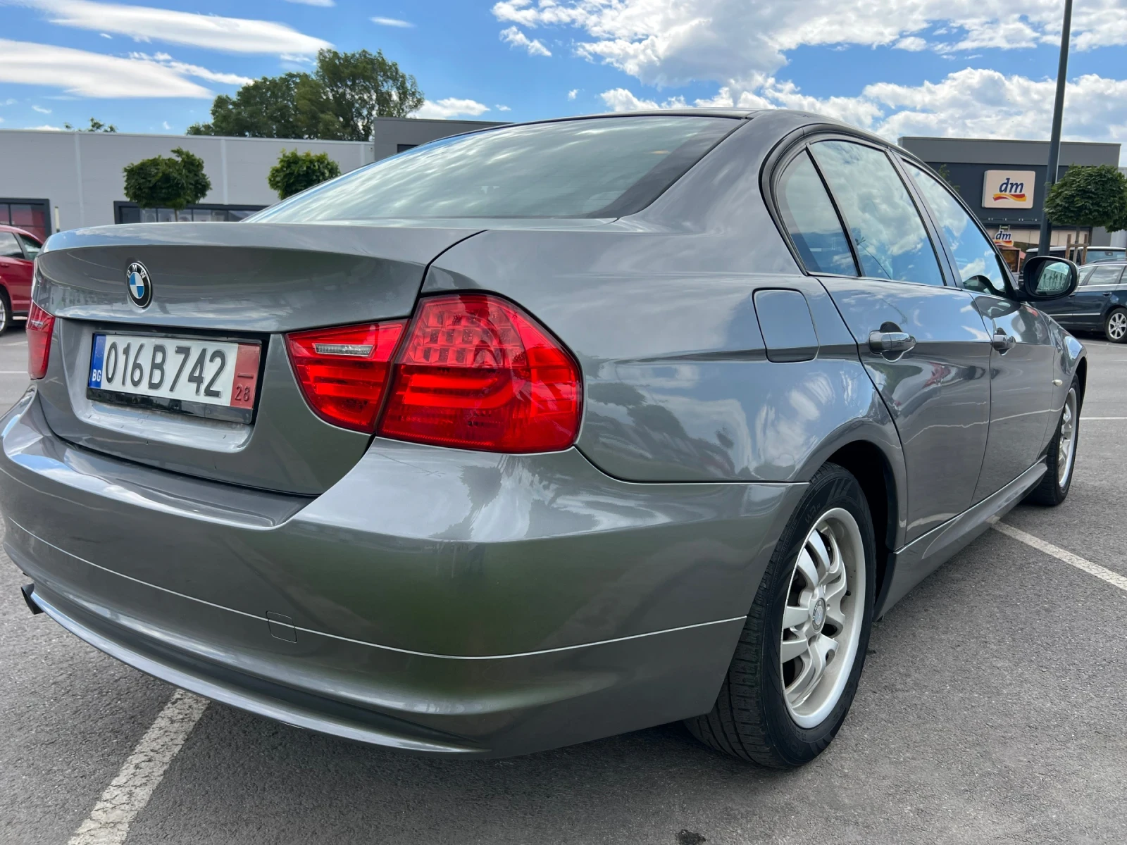 BMW 320 1.6 D , снимка 4 - Автомобили и джипове - 55270138