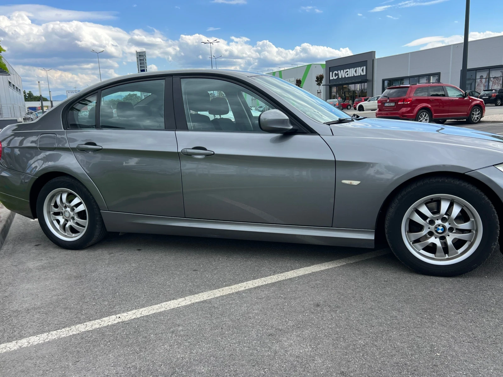 BMW 320 1.6 D , снимка 3 - Автомобили и джипове - 55270138