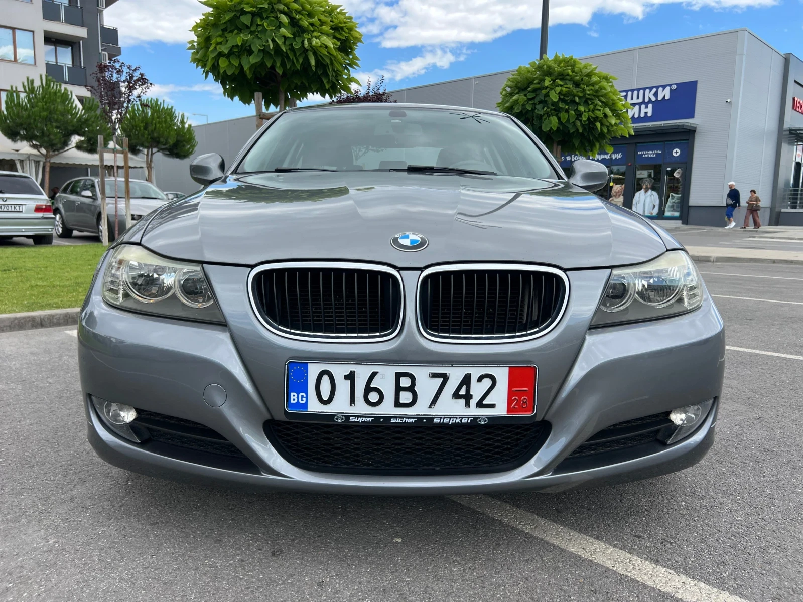 BMW 320 1.6 D , снимка 8 - Автомобили и джипове - 55270138