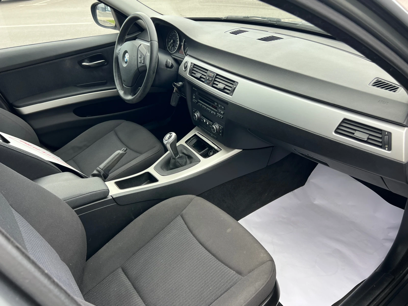 BMW 320 1.6 D , снимка 10 - Автомобили и джипове - 55270138