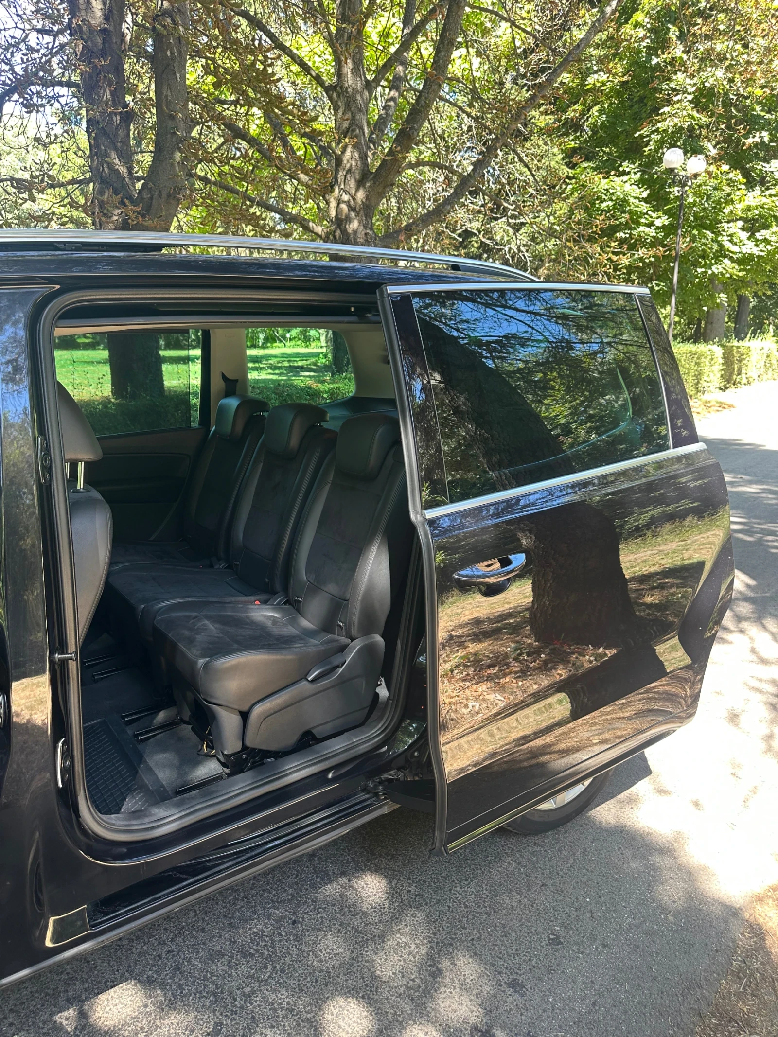 VW Sharan 200 к.с - Алкантара - Панорама  - DSG 6 - CarPlay, снимка 10 - Автомобили и джипове - 55769832