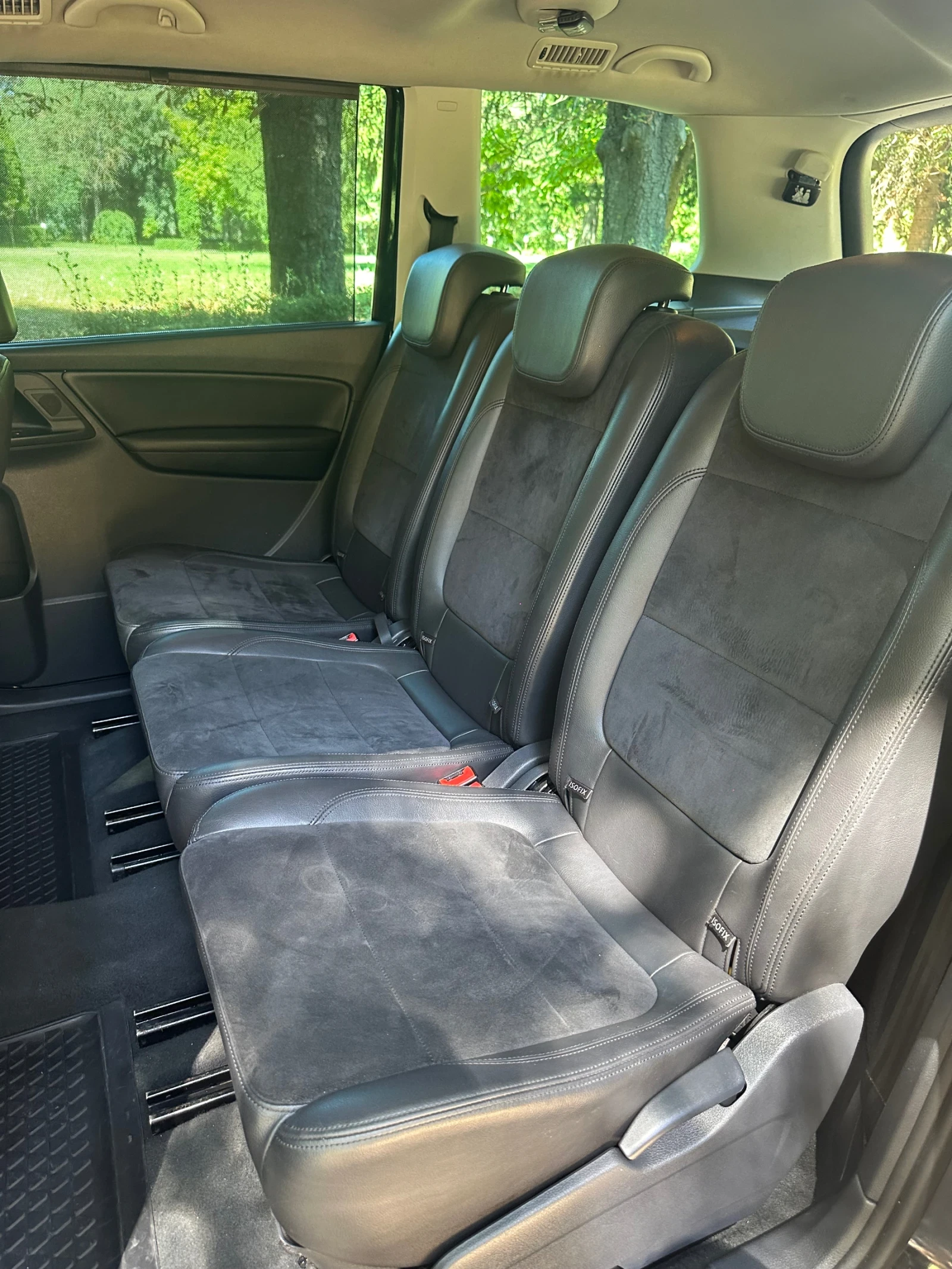 VW Sharan 200 к.с - Алкантара - Панорама  - DSG 6 - CarPlay, снимка 2 - Автомобили и джипове - 55769832