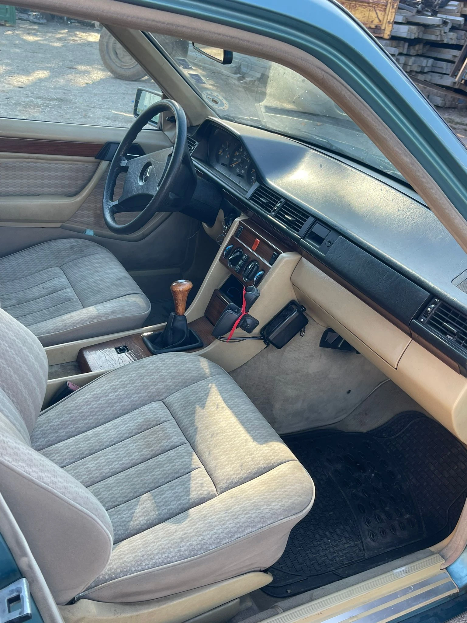 Mercedes-Benz 124, снимка 10 - Автомобили и джипове - 55988151