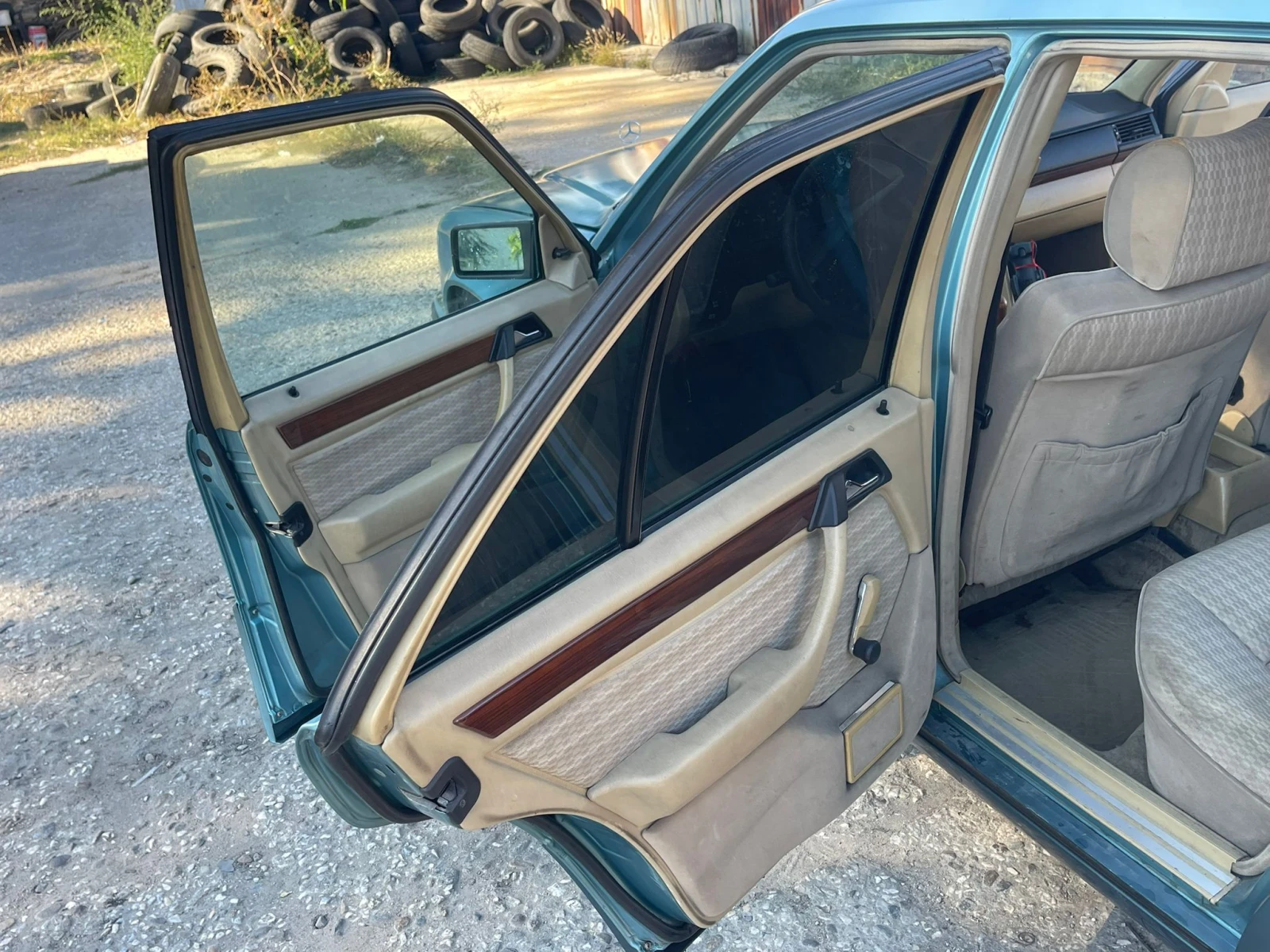 Mercedes-Benz 124, снимка 12 - Автомобили и джипове - 55988151