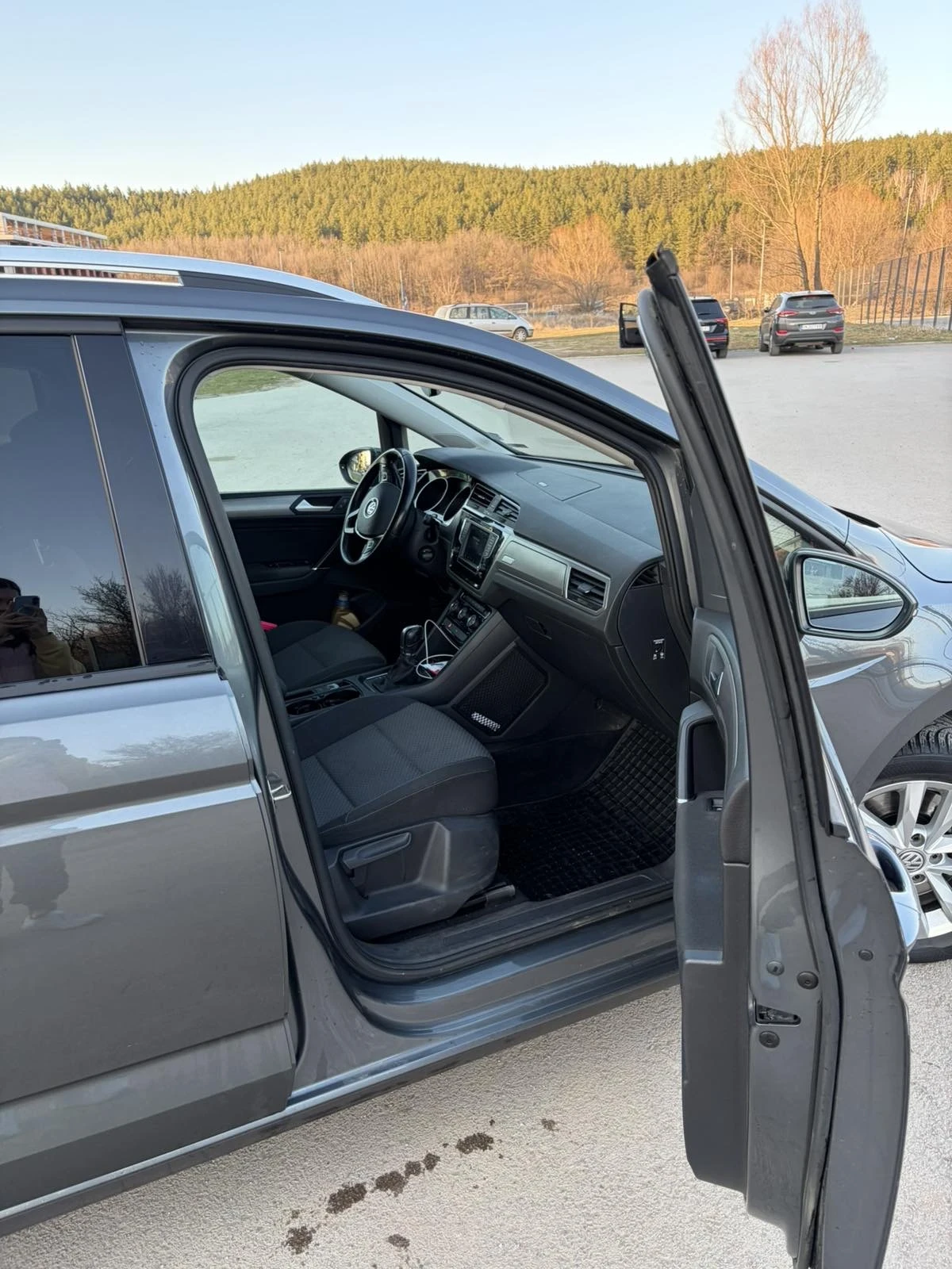 VW Touran, снимка 9 - Автомобили и джипове - 56157656
