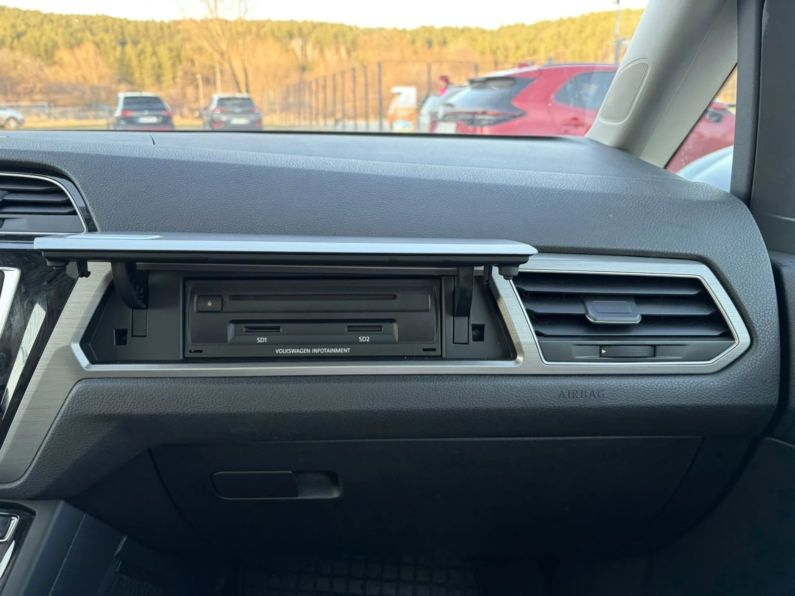 VW Touran, снимка 5 - Автомобили и джипове - 56157656