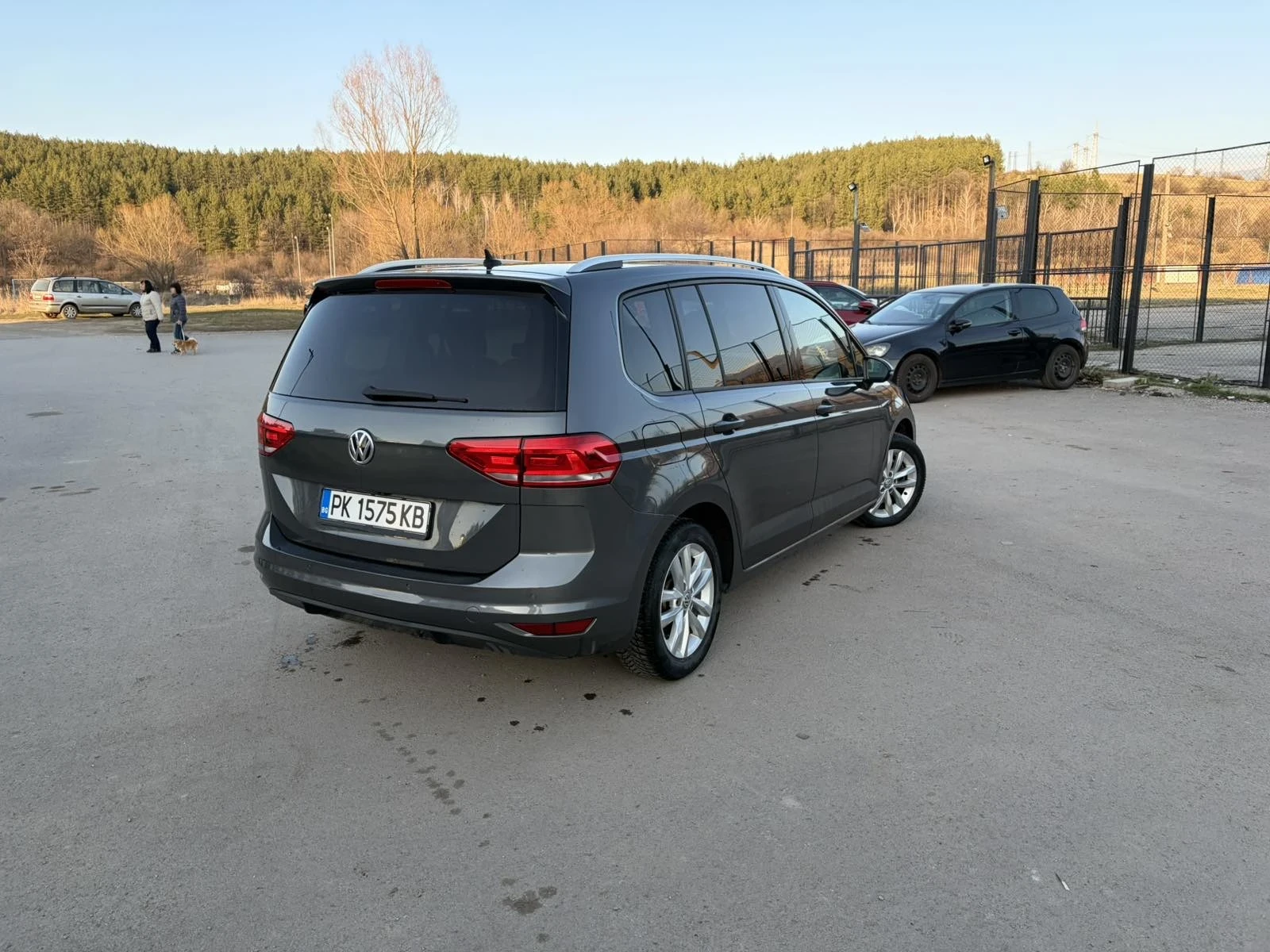 VW Touran, снимка 6 - Автомобили и джипове - 56157656
