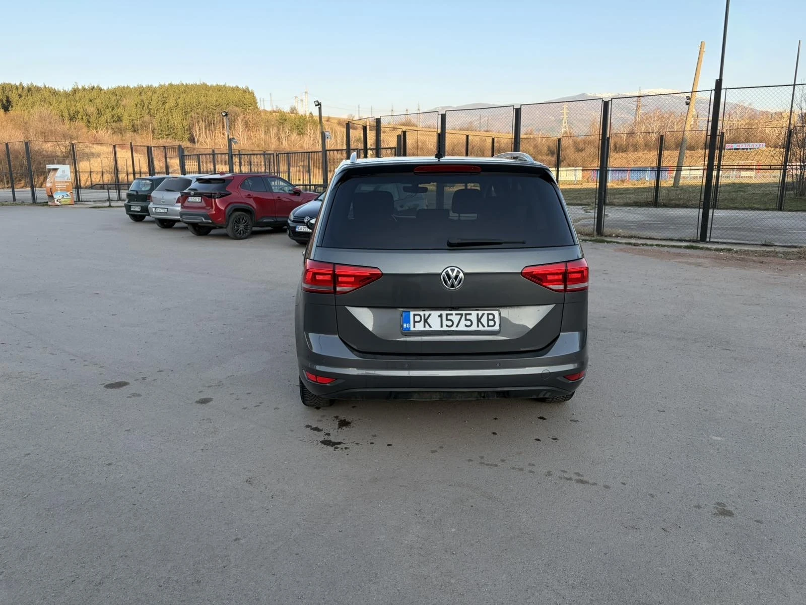 VW Touran, снимка 7 - Автомобили и джипове - 56157656