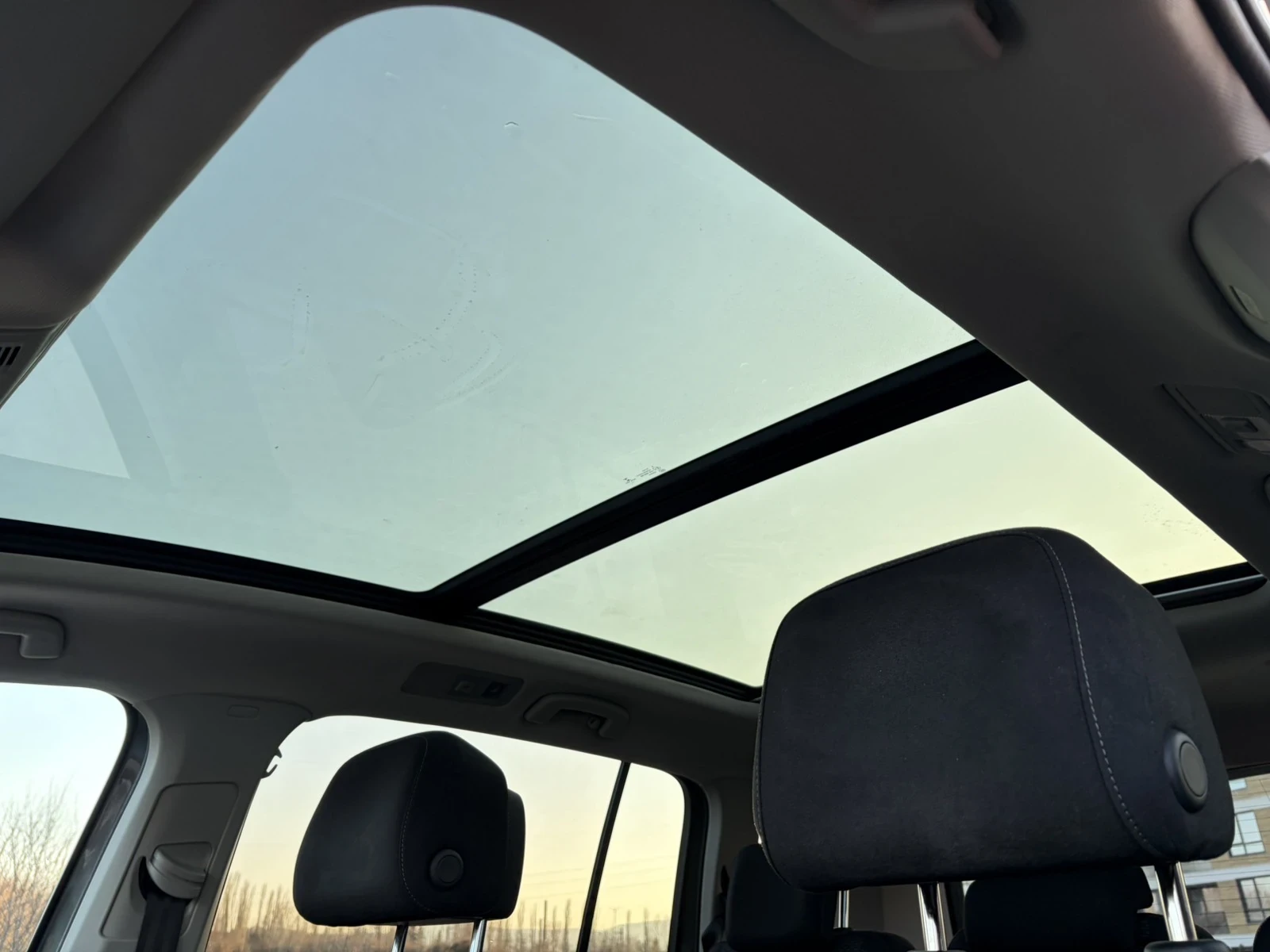 VW Touran, снимка 11 - Автомобили и джипове - 56157656
