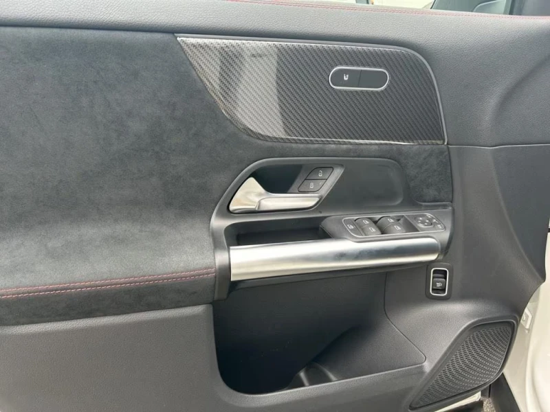 Mercedes-Benz GLA 220 D 4M AMG , снимка 5 - Автомобили и джипове - 28436105