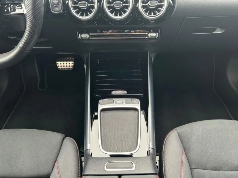 Mercedes-Benz GLA 220 D 4M AMG , снимка 11 - Автомобили и джипове - 28436105