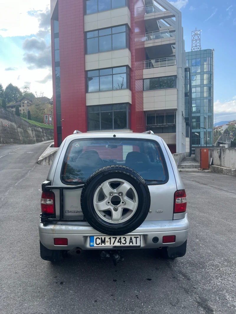 Kia Sportage 2.0, снимка 6 - Автомобили и джипове - 47403212